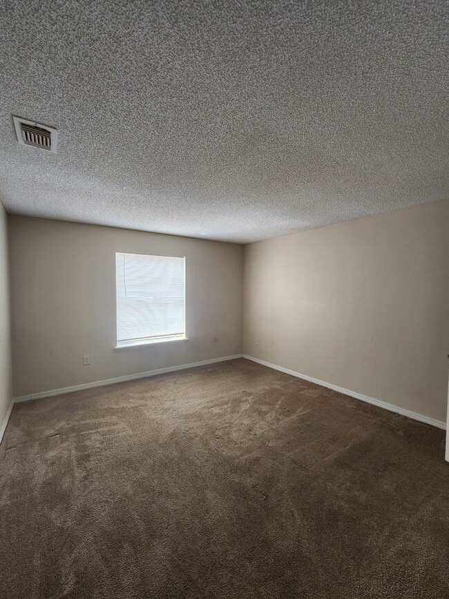 Building Photo - COOMING SOON : 2 Bedroom 2 Bath Condo