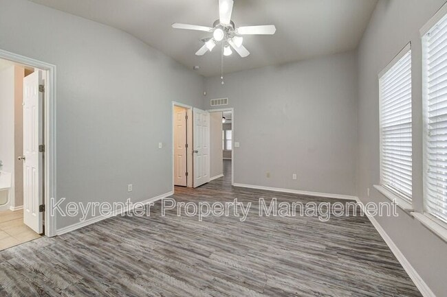 Building Photo - 13313 SW 2nd Terrace