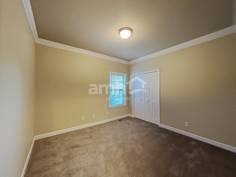 Building Photo - 2091 Lequire Ln