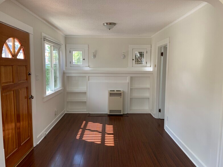 Building Photo - 3532 Helms Ave