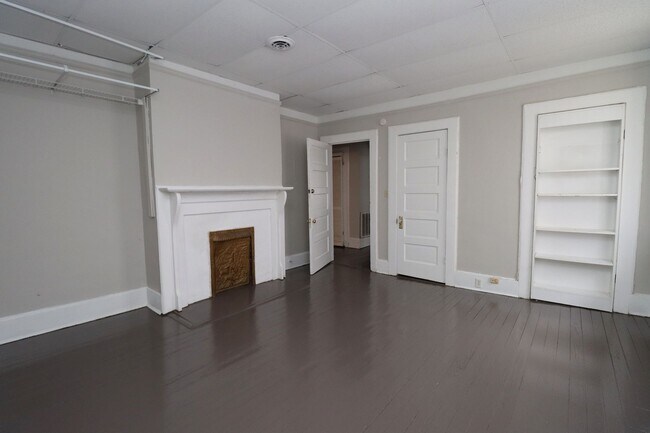 Building Photo - Live Near It All – 2 Bedroom Gem in Columb...