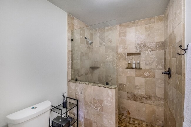 Building Photo - 1112 Bering Dr