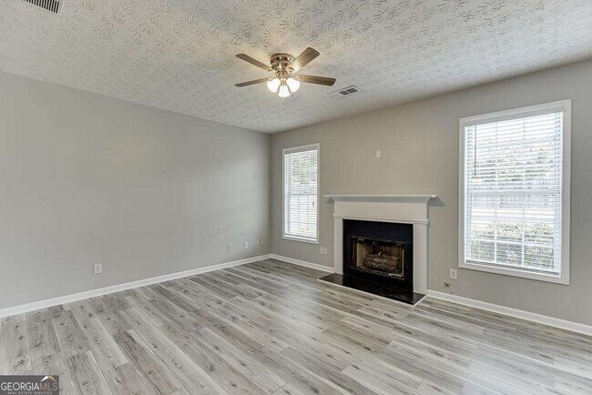 Building Photo - 678 Clairidge Elm Trail SW