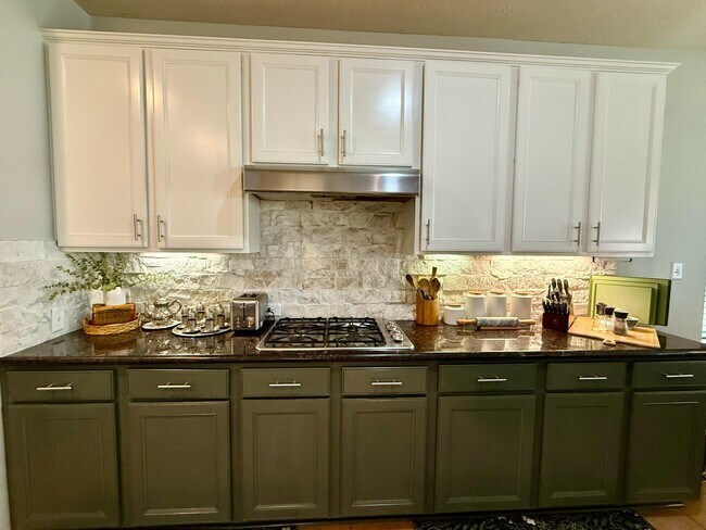 Building Photo - 8153 Tranquil Lake Way