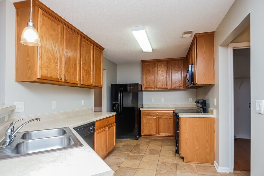 Building Photo - 156 Darbys Run Way