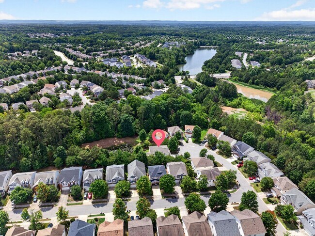 Building Photo - 4007 Jockey Club Circle