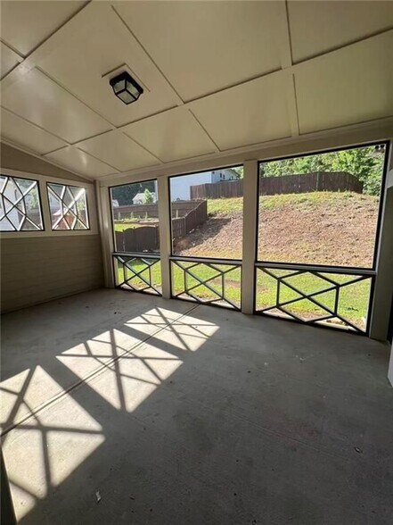 Building Photo - 7881 Silk Tree Pointe