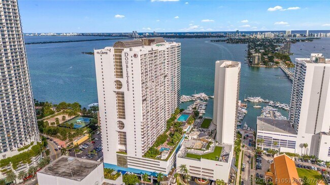 Building Photo - 1717 N Bayshore Dr