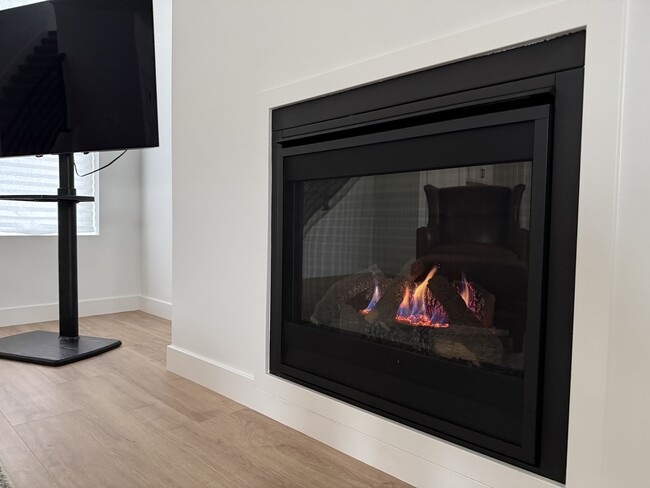 Building Photo - 6863 W Meadow Grass Dr