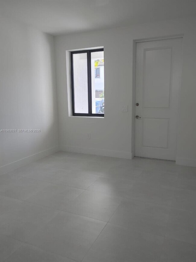 Building Photo - 1280 N Flagler Ave