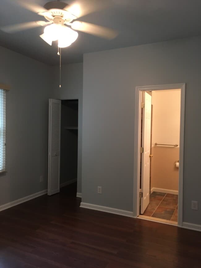 Building Photo - 854 Redwood Trail