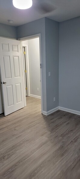 Master Bedroom - 409 Hughes St