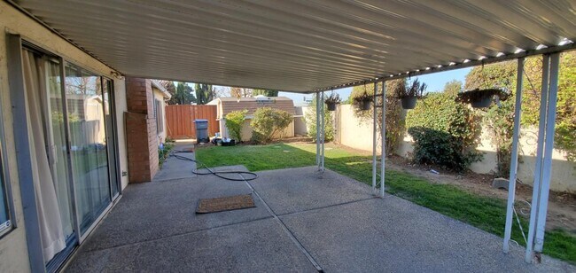 Primary Photo - 7312 Phinney Way