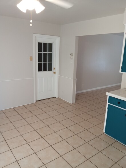 Building Photo - 6125 Birchwood Dr