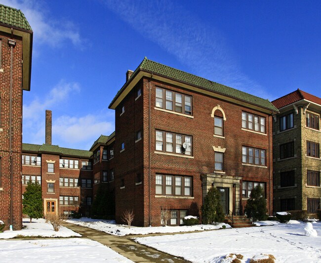 Overlook Manor 24312439 Overlook Rd Cleveland OH 44106 Apartment