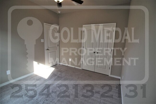 Building Photo - Charming 3-bed, 2-bath home now available ...