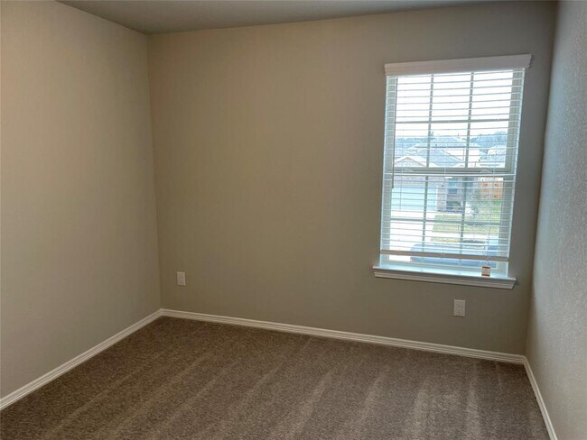 Building Photo - 822 Redinger Ridge Dr