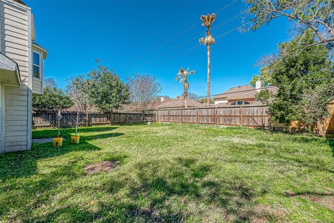 Building Photo - 15730 Oak Mountain Dr