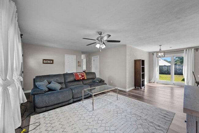 Building Photo - Spacious 4-Bedroom Home with Modern Updates