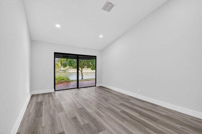 Building Photo - 6545 Las Flores Dr