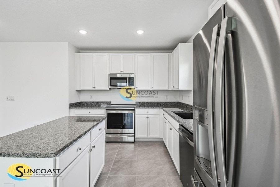 Building Photo - 8271 N Wakefield Dr