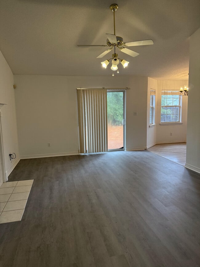 Building Photo - 2678 Hidden Estates Cir