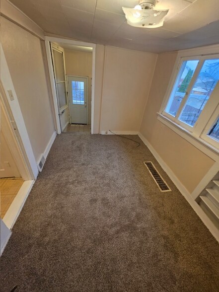 Building Photo - 412 Oak Hill Ave