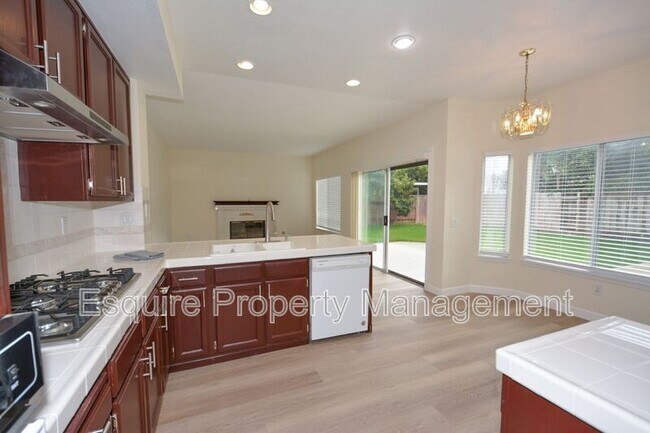 Building Photo - 1906 Kensington Ln