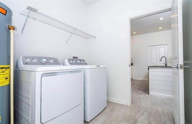 Building Photo - 13890 Title Wy