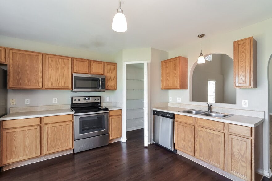 Building Photo - 3667 Queens Cove Blvd