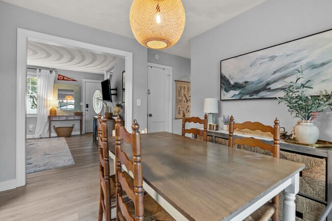 Building Photo - Furnished 4 bedroom Near NOB