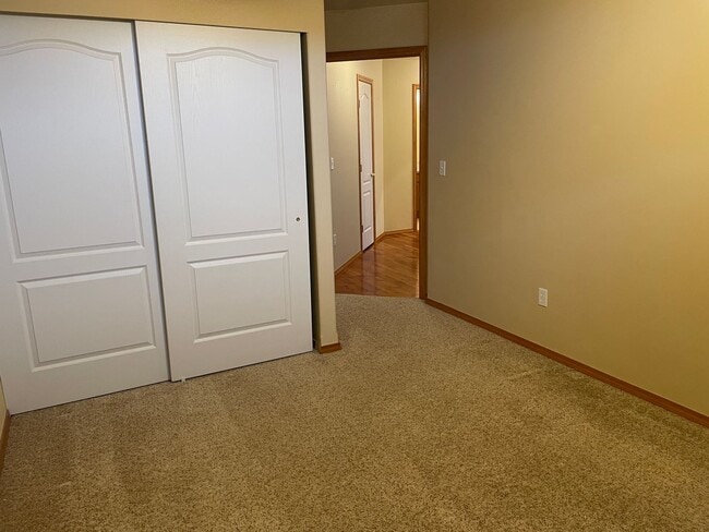 Building Photo - Well Maintained Home in Desirable Pelican ...