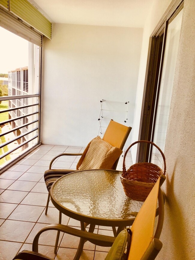 Building Photo - 4008 Cornwall A