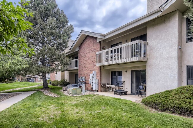Building Photo - Turnkey 2 BDR/2BA Boulder Condo