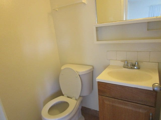 Building Photo - 890 W El Repetto Dr