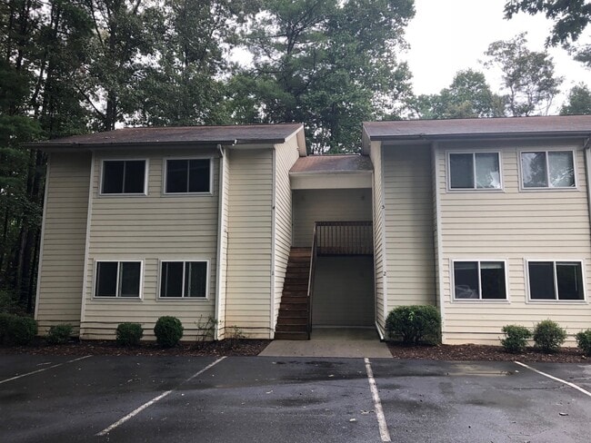 Building Photo - Great Location Black Mountain Apartment