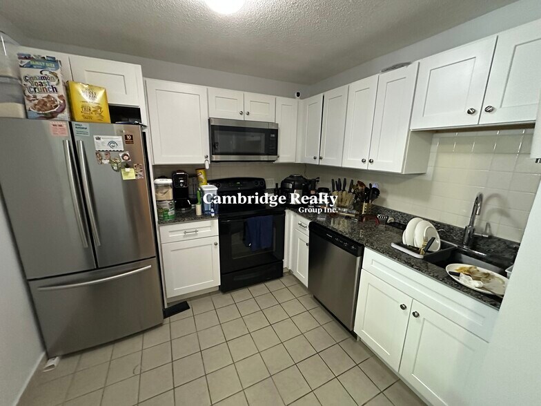 Primary Photo - 33 Fountain Ave