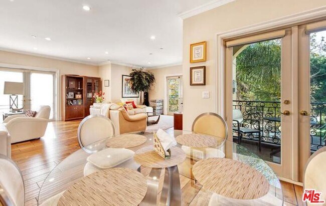 Building Photo - 918 S Wooster St