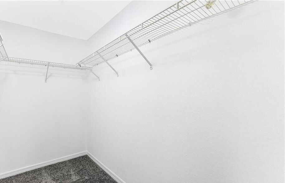 Building Photo - 4635 Saint Croix Ln
