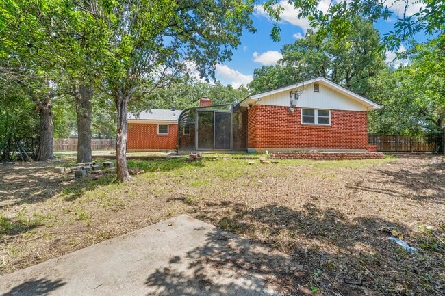 Building Photo - 514 Canyon Ridge Dr