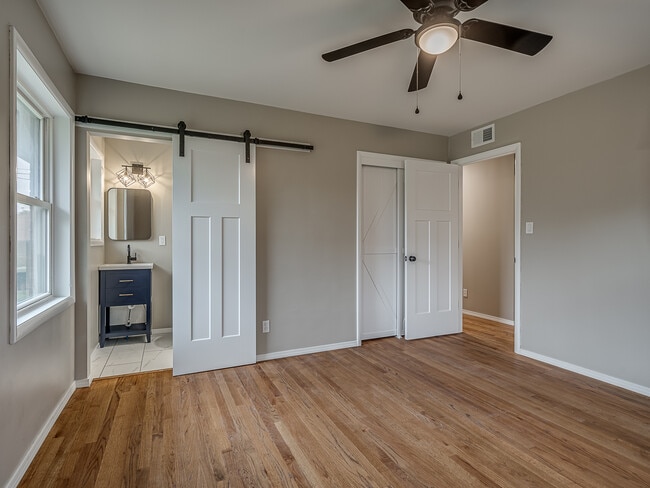 Building Photo - 4729 Baylor Dr