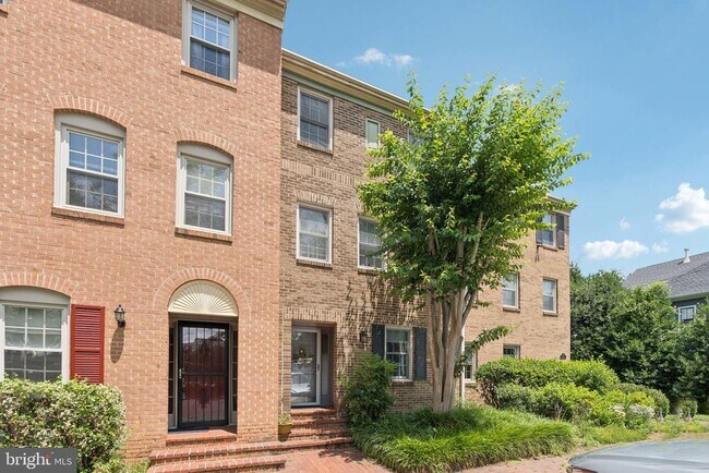 Primary Photo - 1272 S Washington St