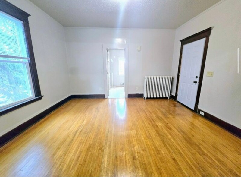 Building Photo - 2506 Dupont Ave N