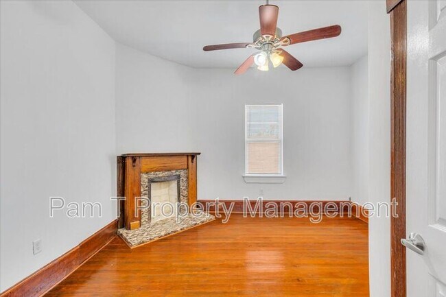 Building Photo - 513 E 33rd St