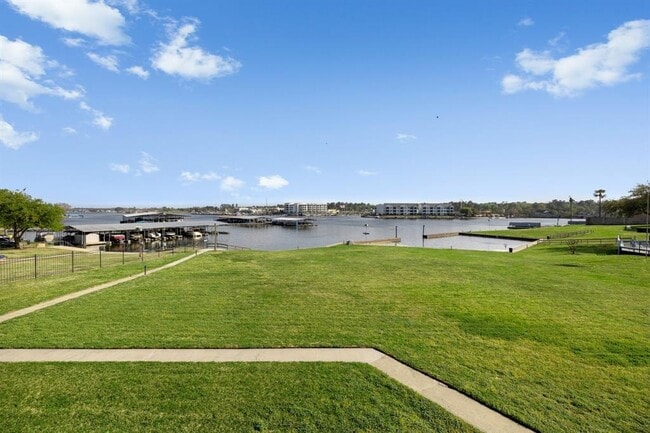 Building Photo - 15575 Marina Dr