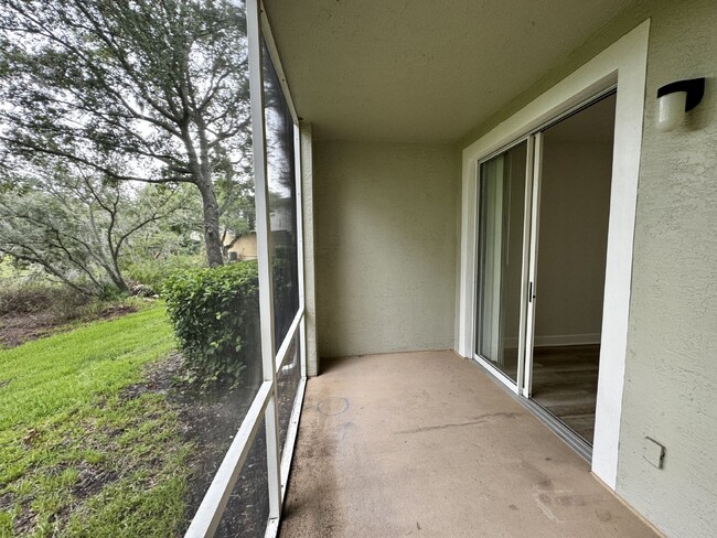 Building Photo - Newly Renovated Ground Floor 1 BR/1 BA Condo!