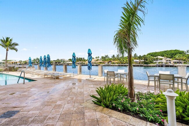 Building Photo - 715 Bayshore Dr