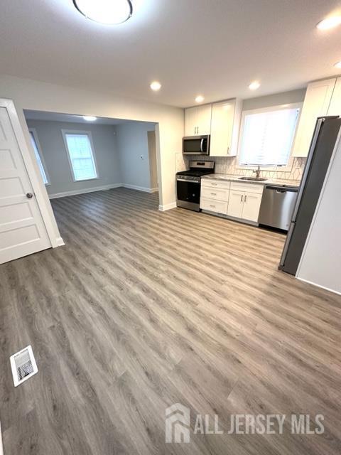 Building Photo - 26 Garibaldi St