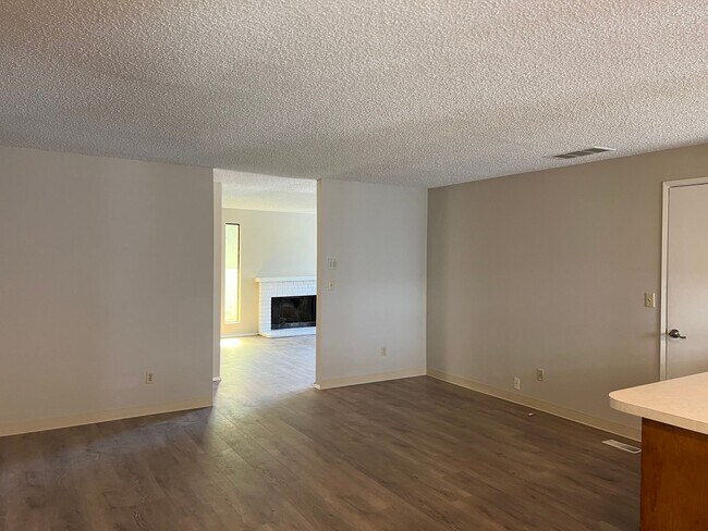Building Photo - 3643 SE Tenino St