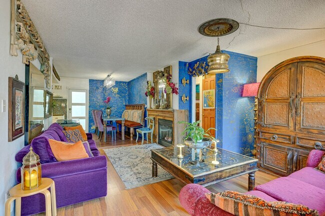 Primary Photo - 695 E K St